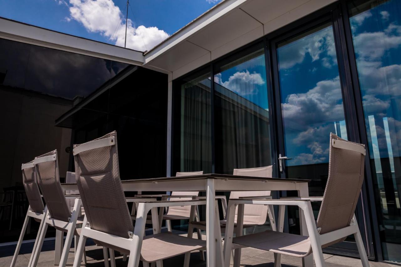 Novum Aparthotel Bukarest Exteriör bild
